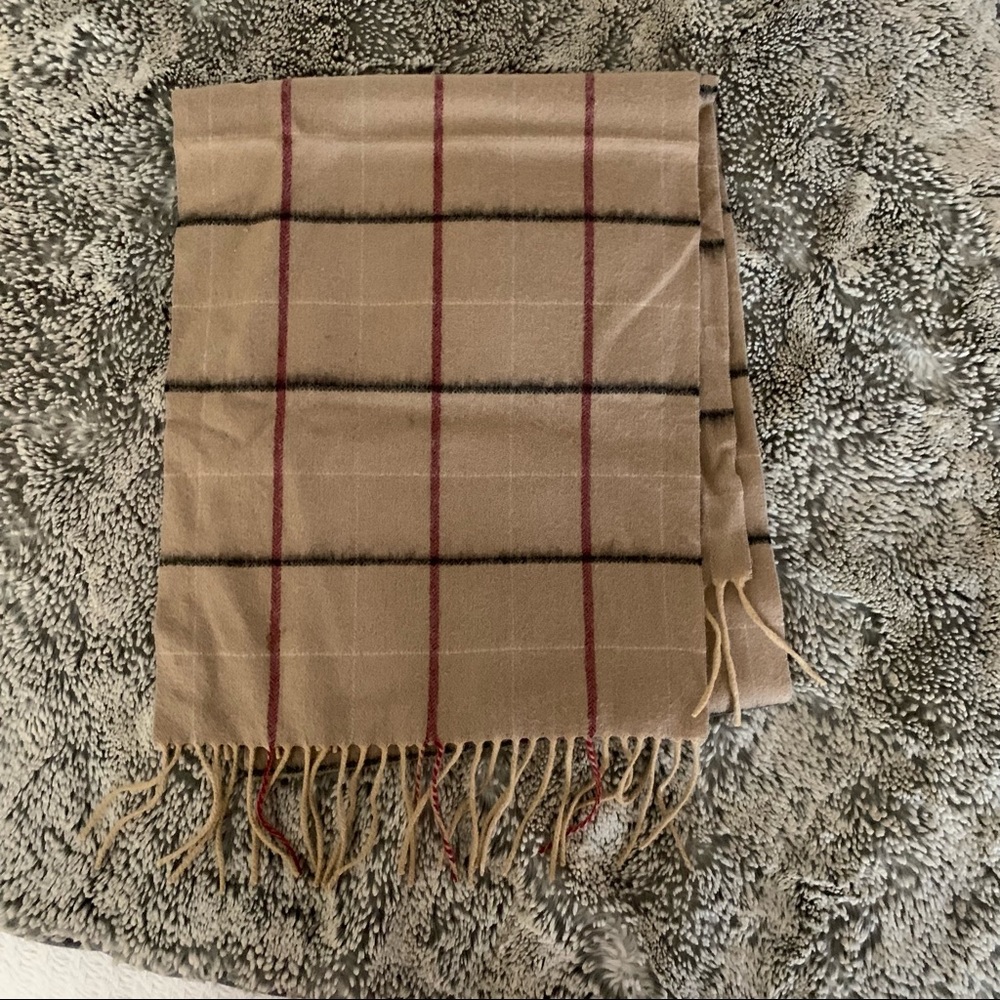 Lochmere scarf worn once!